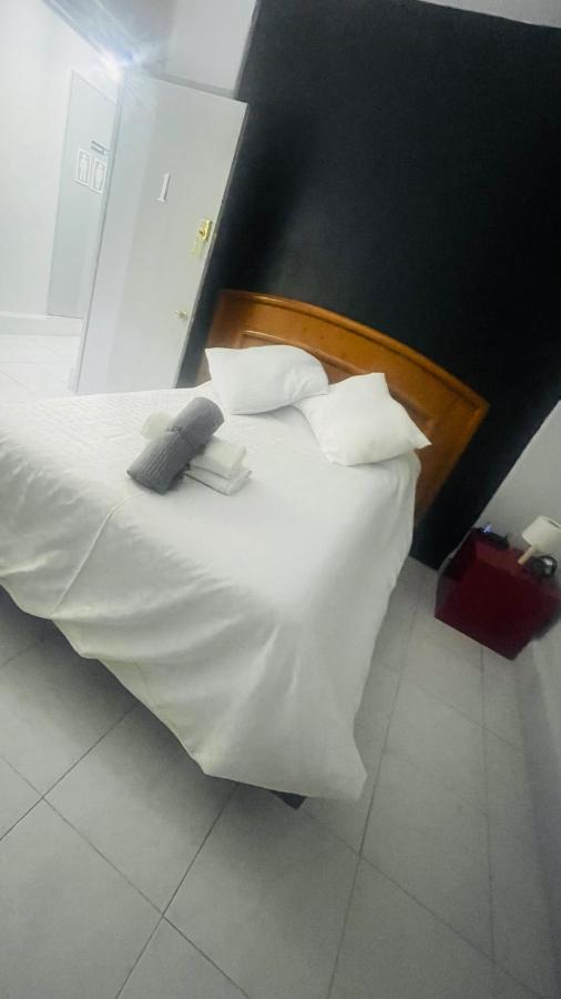 Hostal Letys Place Emilio Мехико Экстерьер фото